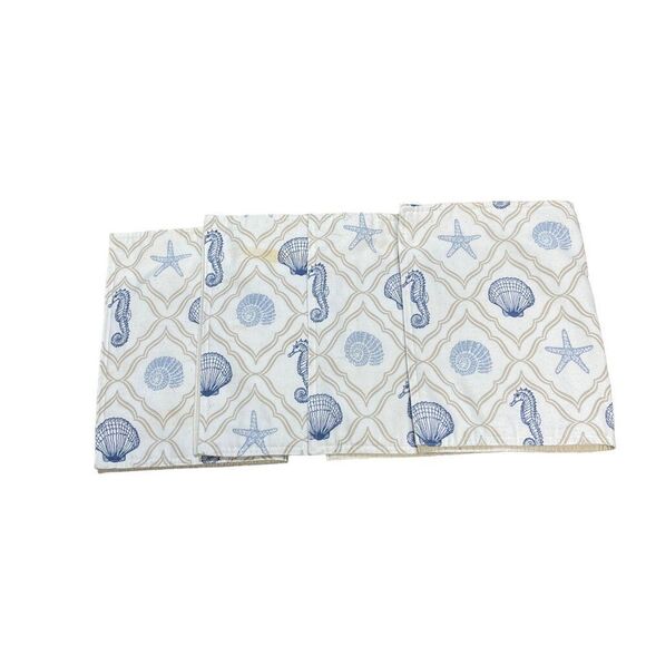 Nautical Themed Placemats Set Of 4 Shell & Seahorse Starfish White & Blue Beach - Picture 1 of 5